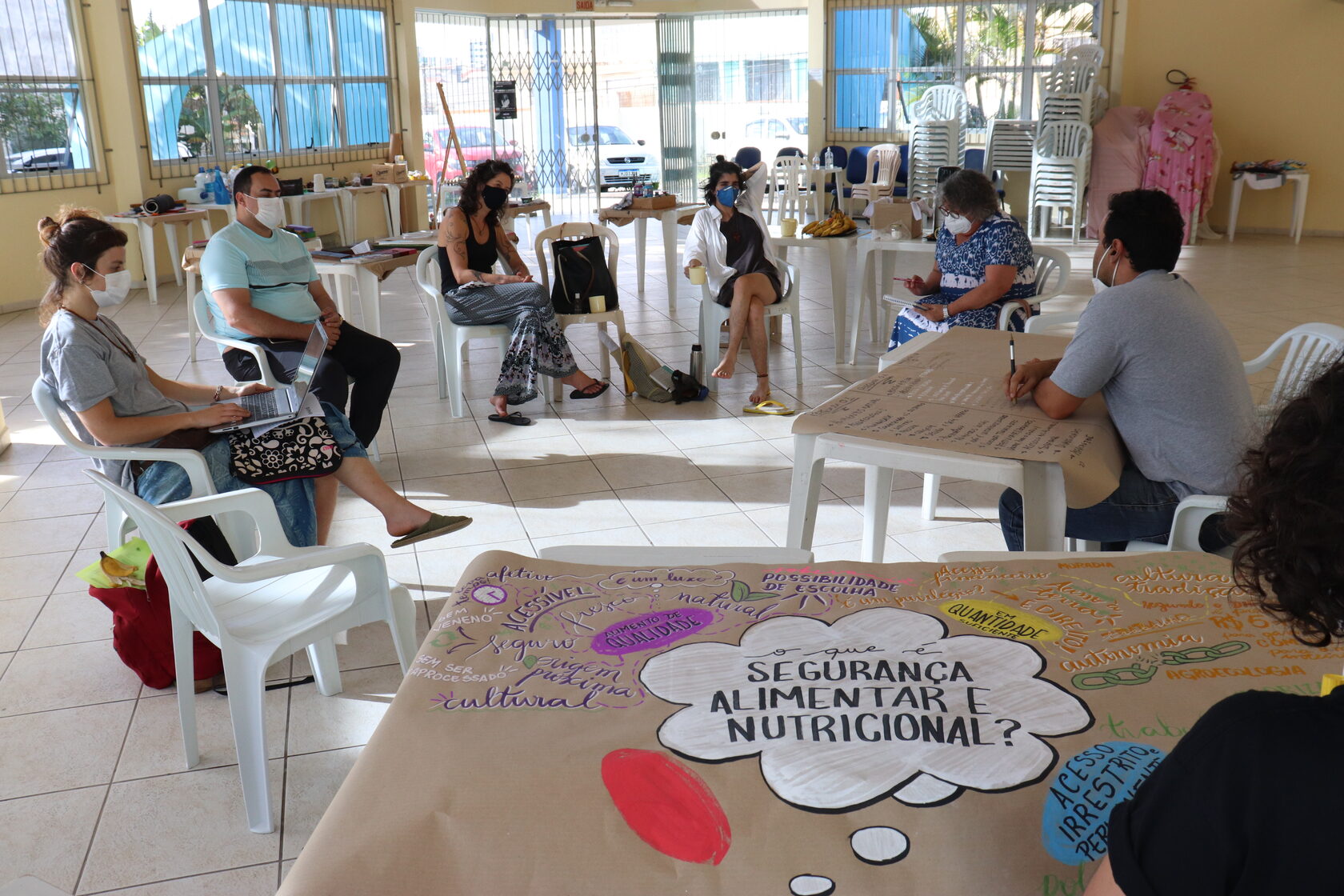 Oficina comunitária sobre segurança alimentar.